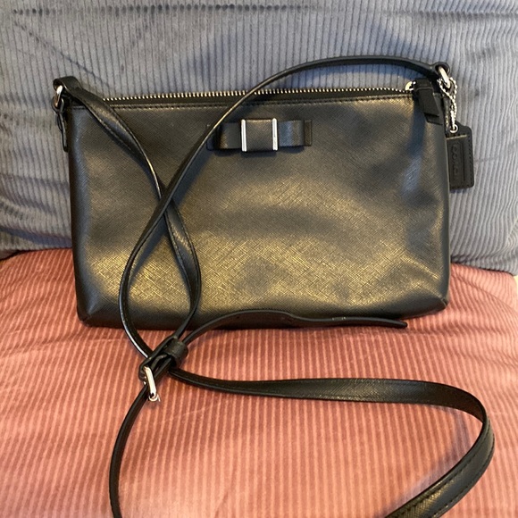 Coach crossbody like new - Picture 1 of 9